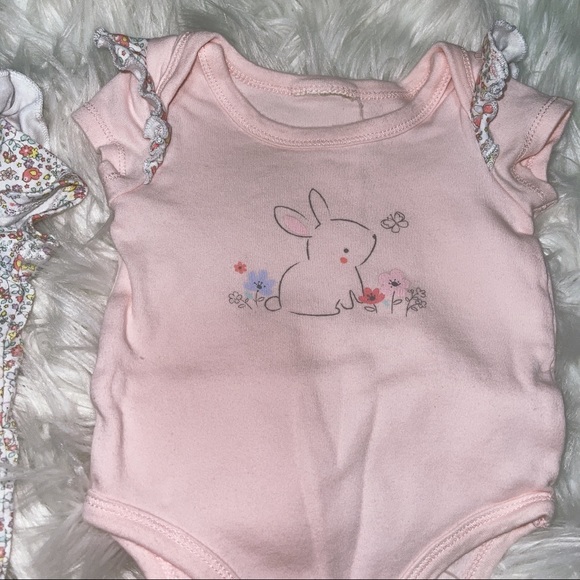 Baby girl body suit 0-6 months - Picture 2 of 3